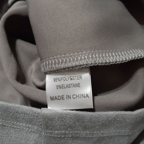 READ LF Seek the Label Gray Faux Suede Skort/Mini Skirt Medium NWT - Picture 6 of 10